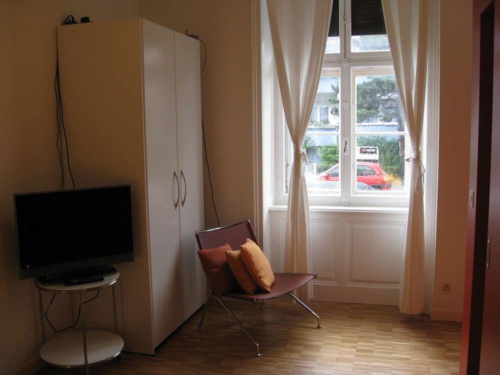 Unique Serviced Living @ Airport Line Basel Luaran gambar