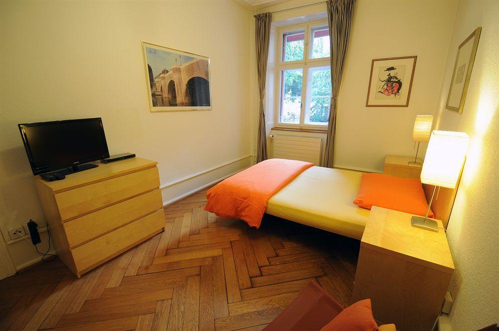Unique Serviced Living @ Airport Line Basel Luaran gambar